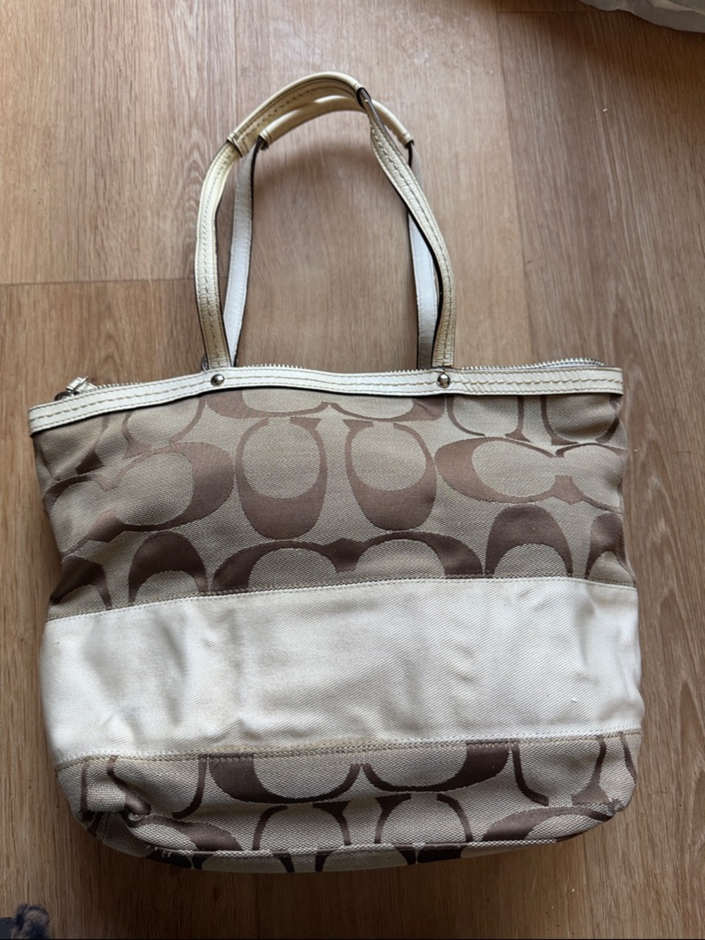 Coach Two-Tone Signature Canvas Tote in Khaki and Chalk - Picture 2 of 3